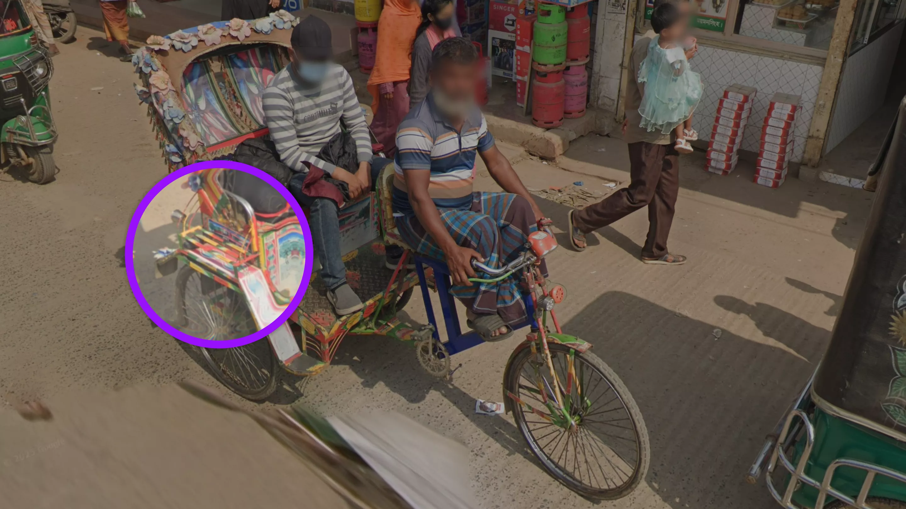 Angular Fender Bars Roofed Cycle Rickshaws