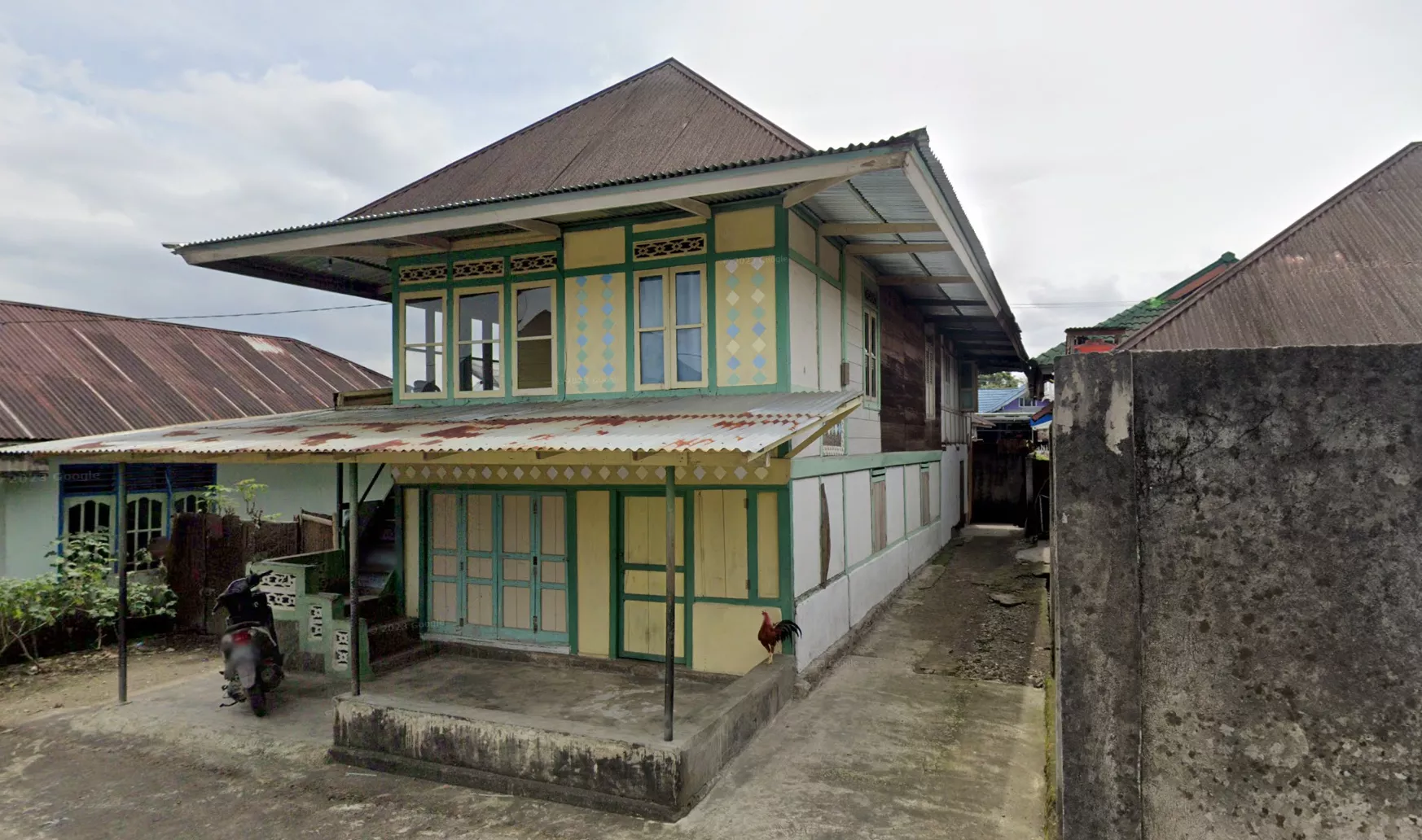 Metal Multiple Window Houses