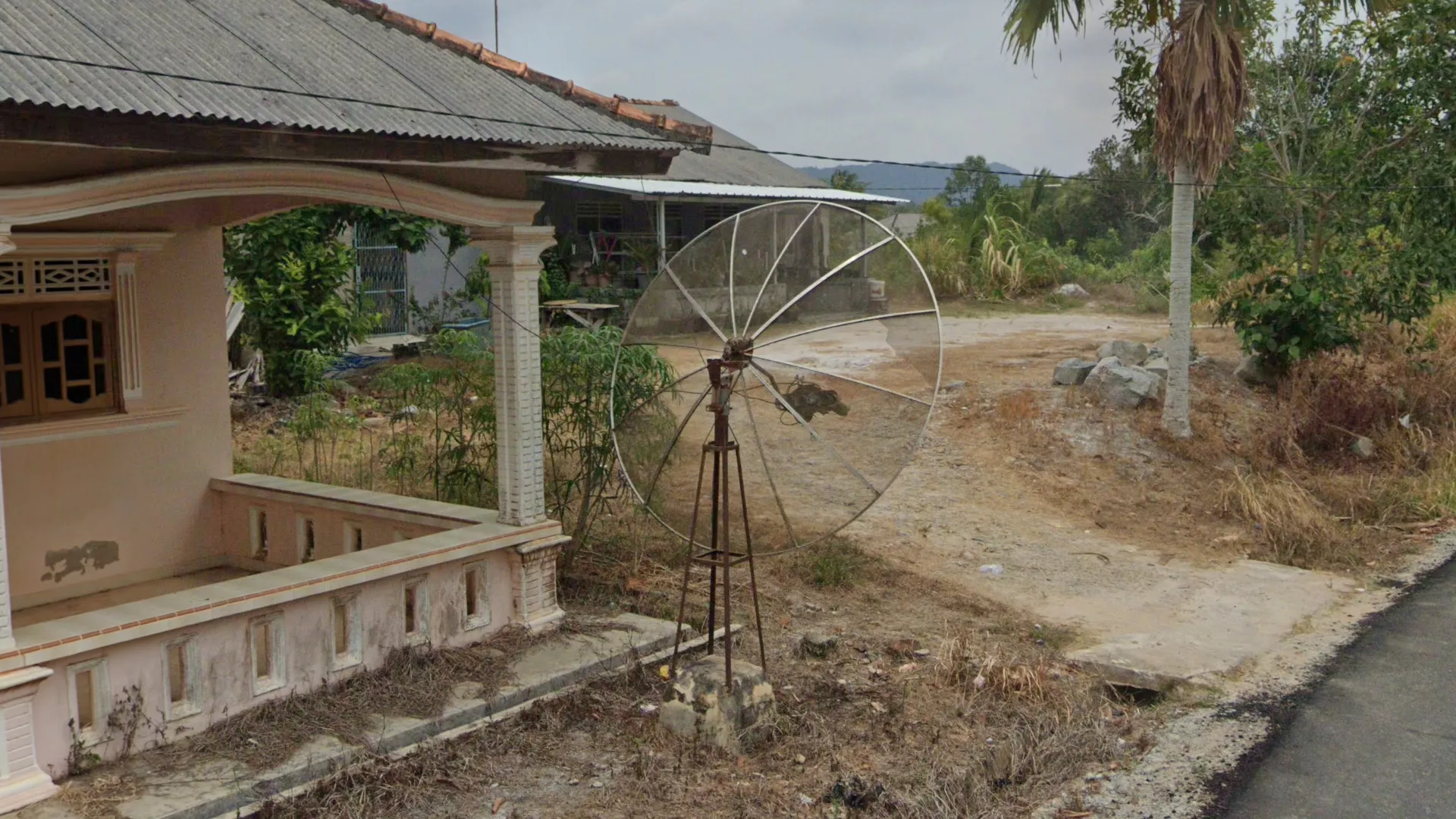 Satellite Dish Quadpod Mounts